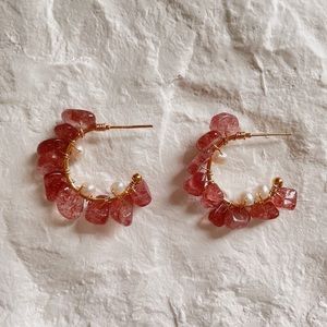 Strawberry quartz genuine pearl hoop earrings